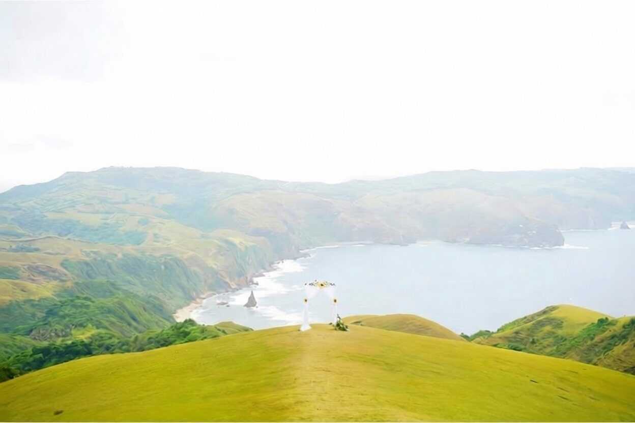 Marlboro Hills Rakuh a Payaman Batanes rolling green hills meeting the Pacific Ocean coastline